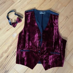 Crushed velvet style burgundy tuxedo vest with matching bow tie, size L.